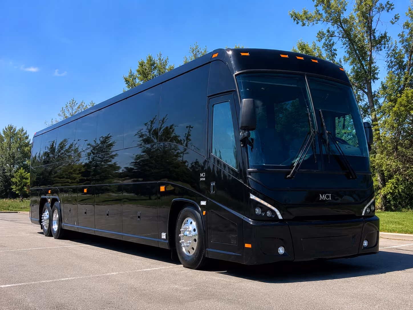 New Orleans Airport Shuttle & Transportation party bus exterior