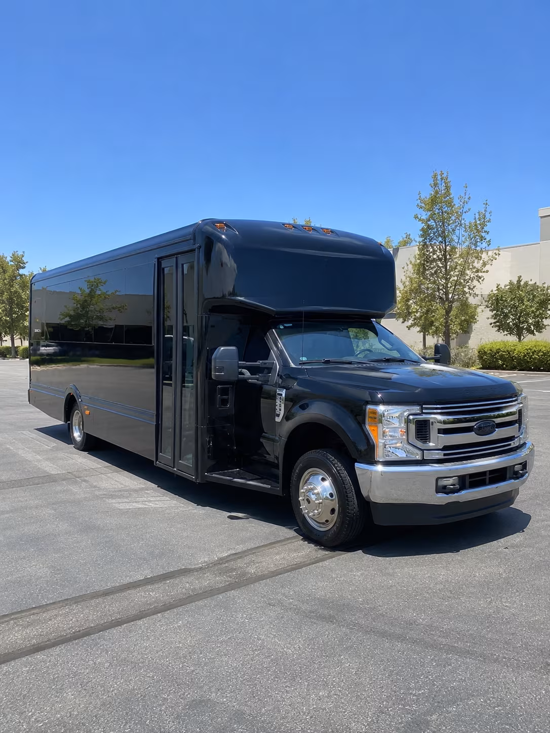 New Orleans Birthday, Sweet 16, & Quinceañera Transportation party bus exterior